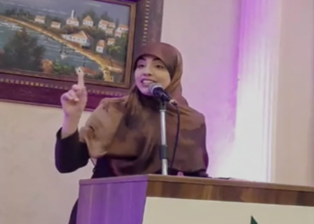 العمر ُ رملٌ  هاربٌ .. للشاعرة سارة الزين