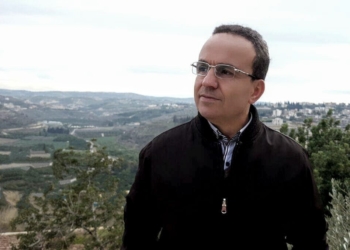 ” حطب الأماكن ” قصيدة للشاعر خضر حيدر