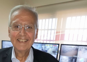 نصائح الشاعر عصمت حسان ( كي تبقى حاكما إلى الأبد )