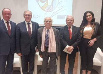 توقيع ديوان “لحظٌ في عيون المساء” للشاعر وجدي عبد الصمد في بعقلين