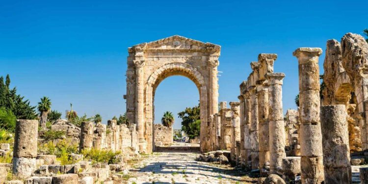 وزير الثقافة غسان سلامة يشكر اليونسكو على إدراج آثار صور على لائحة المواقع المهددة بالخطر