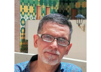 الشاعر المغربي إدريس سراج في قصيدة ” مفترق الأنين “