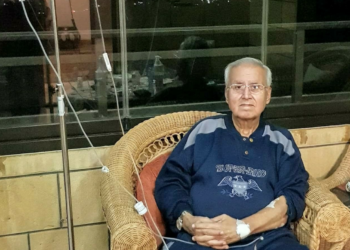 الشاعر عصمت حسان يعود إلى القصيدة  ويكتب ” الراوي ” ويتابع العلاج