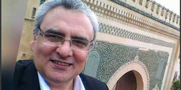 ” بين قصيدتي التفعيلة والومضة/ في سمات التقاطع والتباين ” دراسة د. كامل فرحان صالح ل ” البناء “