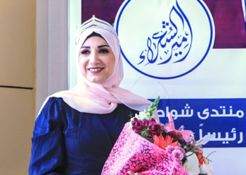 منتدى ” شواطئ الأدب ” يكرِّم الشاعرة حنان فرفور والسيدة هيفاء عصمت حسان تتوّجها أميرةً لشواطئ الأدب