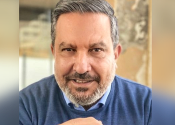 ” عائدا من موتي ” قصيدة للشاعر والإعلامي زاهي وهبي