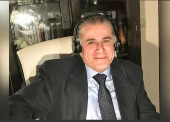 ” يمكنك الامساك بظلي ” قصيدة للشاعر كاظم عاصي