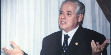 ” عَيْنَاكِ جَمْرٌ وَحَنِين ” قصيدة لشاعر المغرب د. محمد محمد خطابي ( خاص لموقع ” ميزان الزمان ” الأدبي في بيروت )