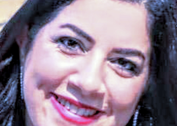 ” عيناكَ ” قصيدة للشاعرة ميشلين مبارك من ديوانها الجديد  ( أنا ..بيروت )