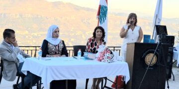 فيديو احتفالية توقيع ديوان الشاعرة حكمت حسن ” نصف شمس تعبث بنا ” على مدرج البنّية الثقافي في جبل لبنان
