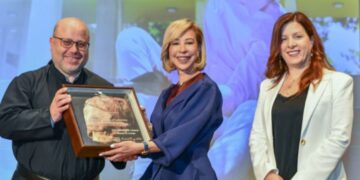 اللبنانية الأولى نعمت عون تفتتح منتدى التعليم العام في جامعة الروح القدس/ الكسليك: الدول في الأزمات إمّا أن تقوّيها شعوبها، وإمّا أن تتركها تنهار. . هدفنا بناء جيل جديد يبادر ويبني والدولة ليست خيارًا، بل ضرورة..