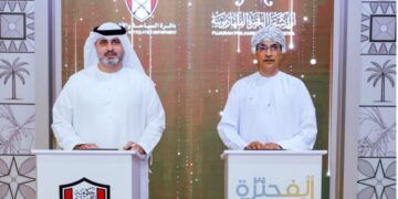 اتفاقية تعاون بين السياحة والاوركسترا بالفجيرة